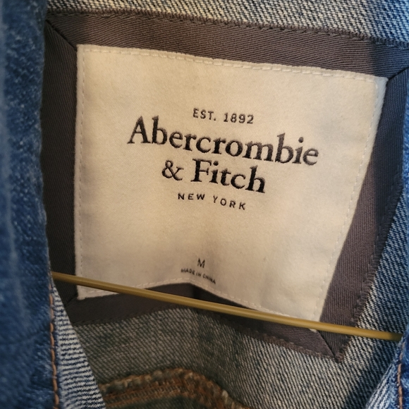Abercrombie and Fitch distressed denim vest - Picture 4 of 4